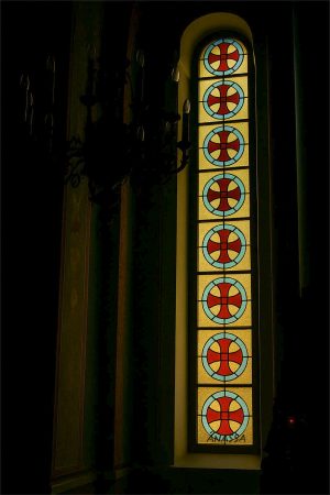 χρωματιστα τζαμια εκκλησιας