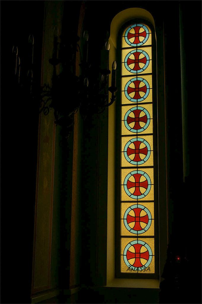 χρωματιστα τζαμια εκκλησιας